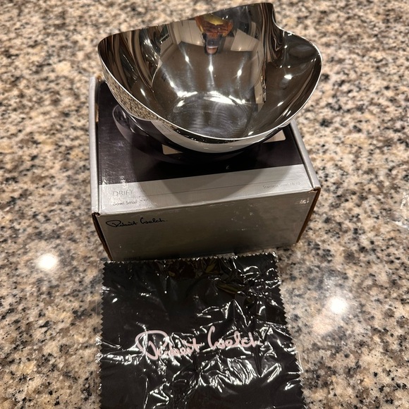 Silver Elegant Small Bowl - Picture 2 of 6